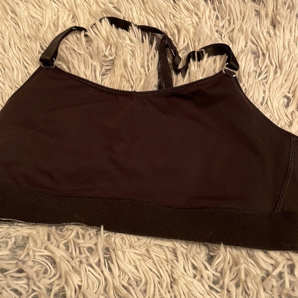 VSX sports bra. - Picture 4 of 4